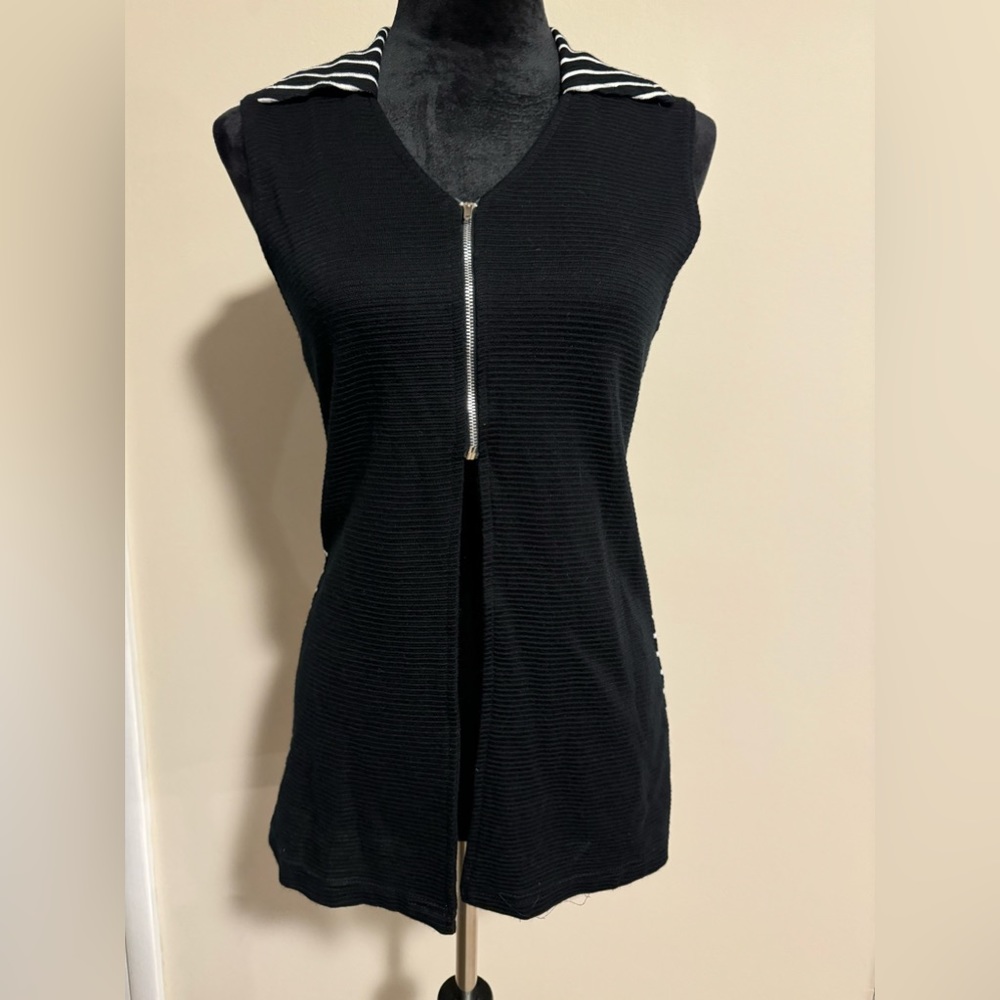 EUC In Charge Front Zip Black and White Striped Tank Size Medium